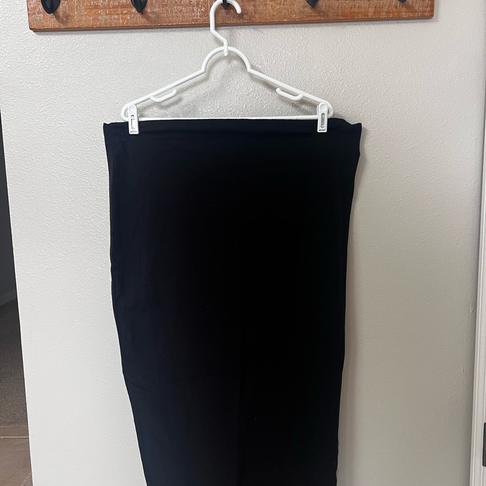 Elegant Black Skirt (4 for $20✅)